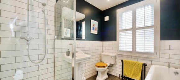 2 bedrooms Apartment in East Ham, United Kingdom No. 11450 2