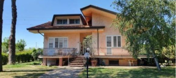 6 bedrooms Apartment in Misano Adriatico, Italy No. 12107 2