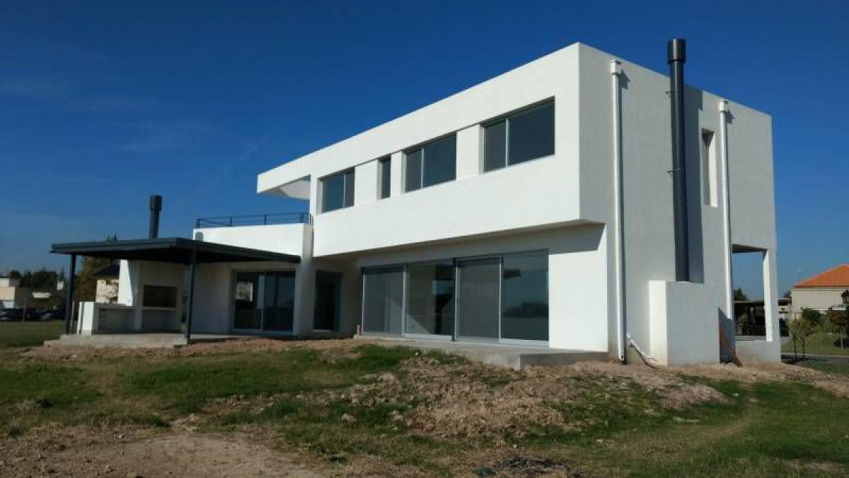 Casa T3 em Tigre, Argentina N.º 16923