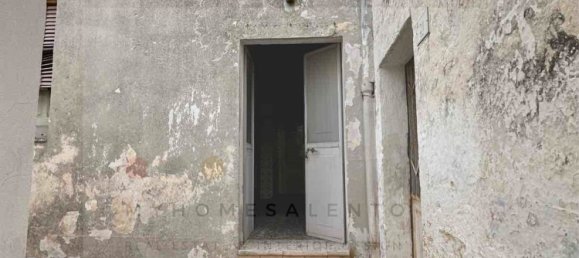 Casa de 5 habitaciónes en Miggiano, Italy No. 133377 21