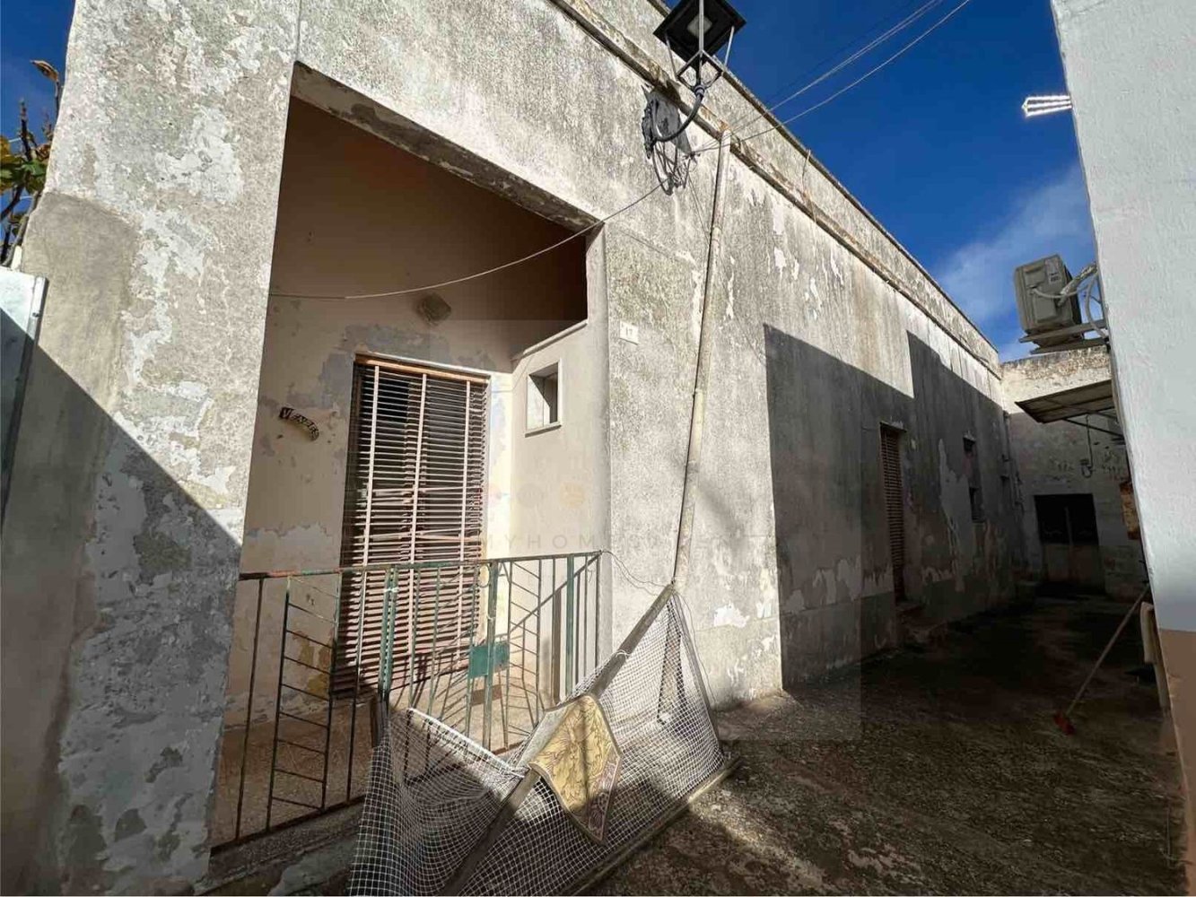 Casa de 5 habitaciónes en Miggiano, Italy No. 133377