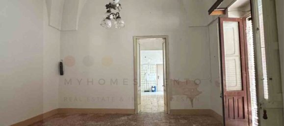 Casa de 5 habitaciónes en Miggiano, Italy No. 133377 15