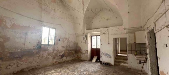 Casa de 5 habitaciónes en Miggiano, Italy No. 133377 20