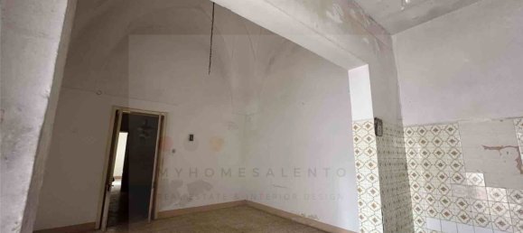 Casa de 5 habitaciónes en Miggiano, Italy No. 133377 18