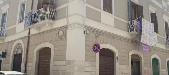 2 rooms Apartment in Trani, Italy No. 227646 3