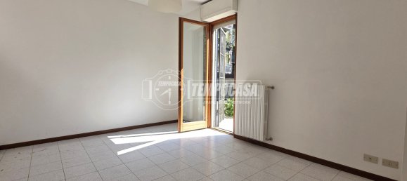 2-Zimmer Wohnung in Bergamo, Italy, Nr. 293663 2