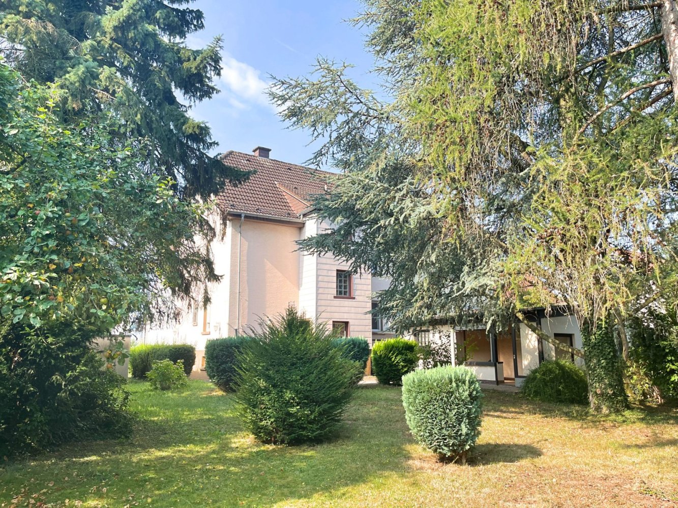 6 bedrooms Townhouse in Hochtaunuskreis, Germany No. 297578