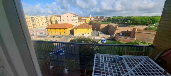 4 bedrooms Apartment in Livorno, Italy No. 358279 10