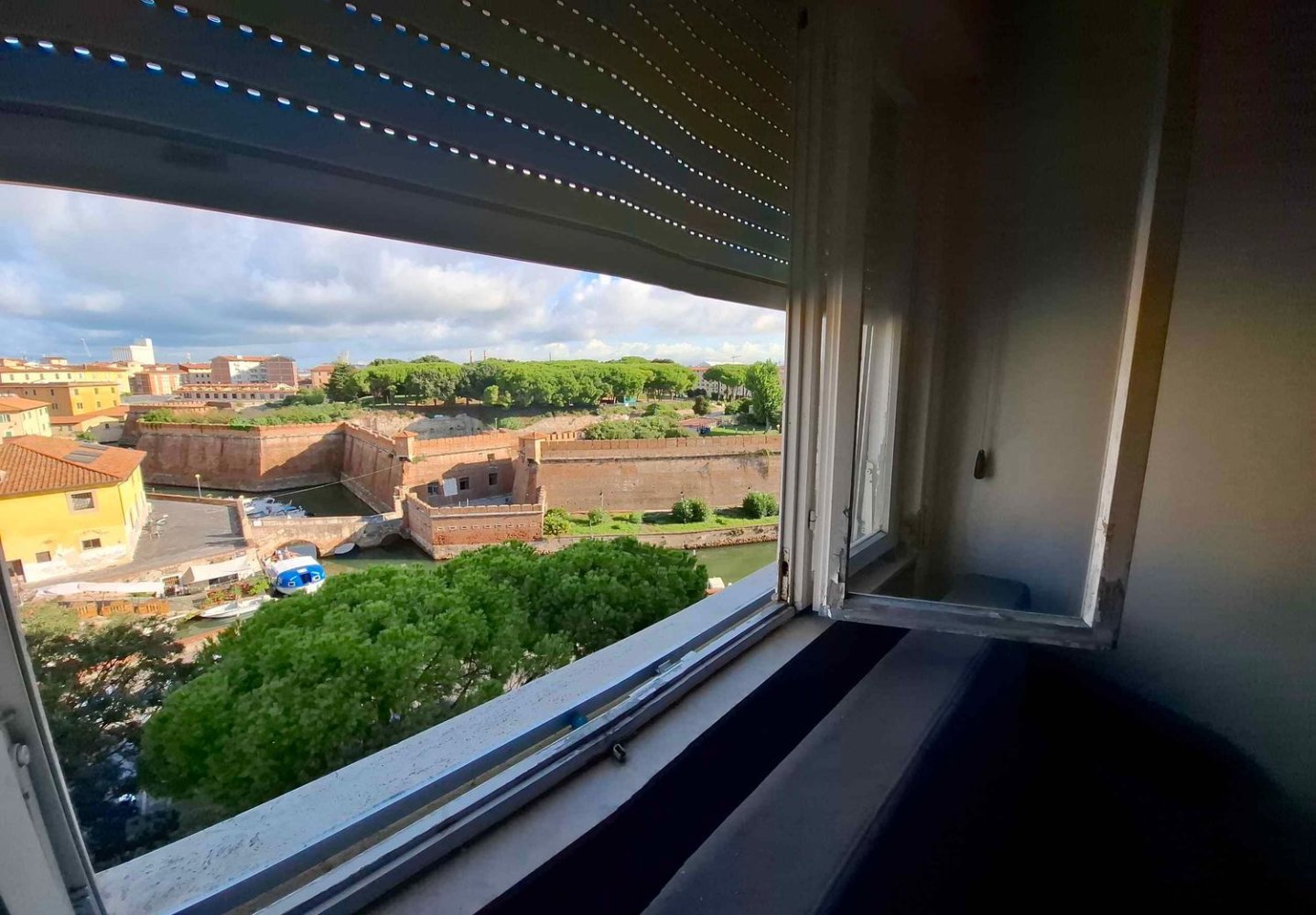 4 bedrooms Apartment in Livorno, Italy No. 358279