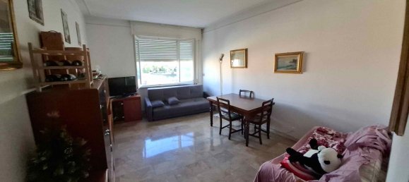 4 bedrooms Apartment in Livorno, Italy No. 358279 3