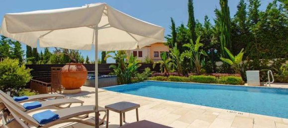 3 bedrooms House in Paphos, Cyprus No. 14773 2