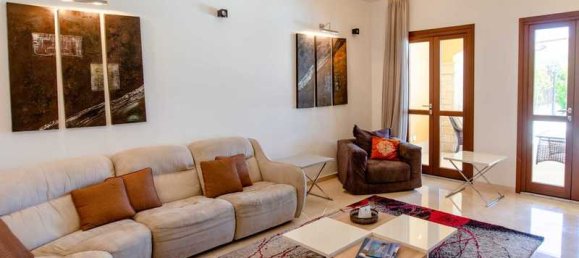 3 bedrooms House in Paphos, Cyprus No. 14773 11