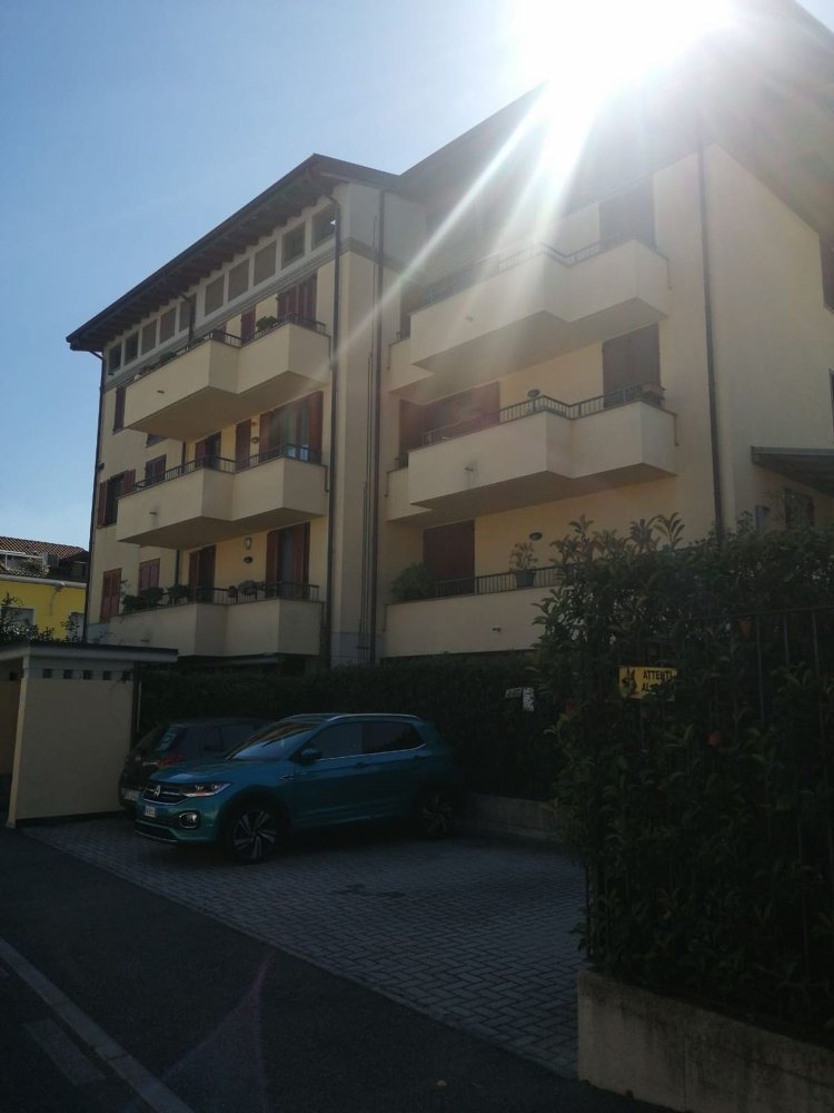 Apartamento de 2 dormitorios en Lissone, Italy No. 391763