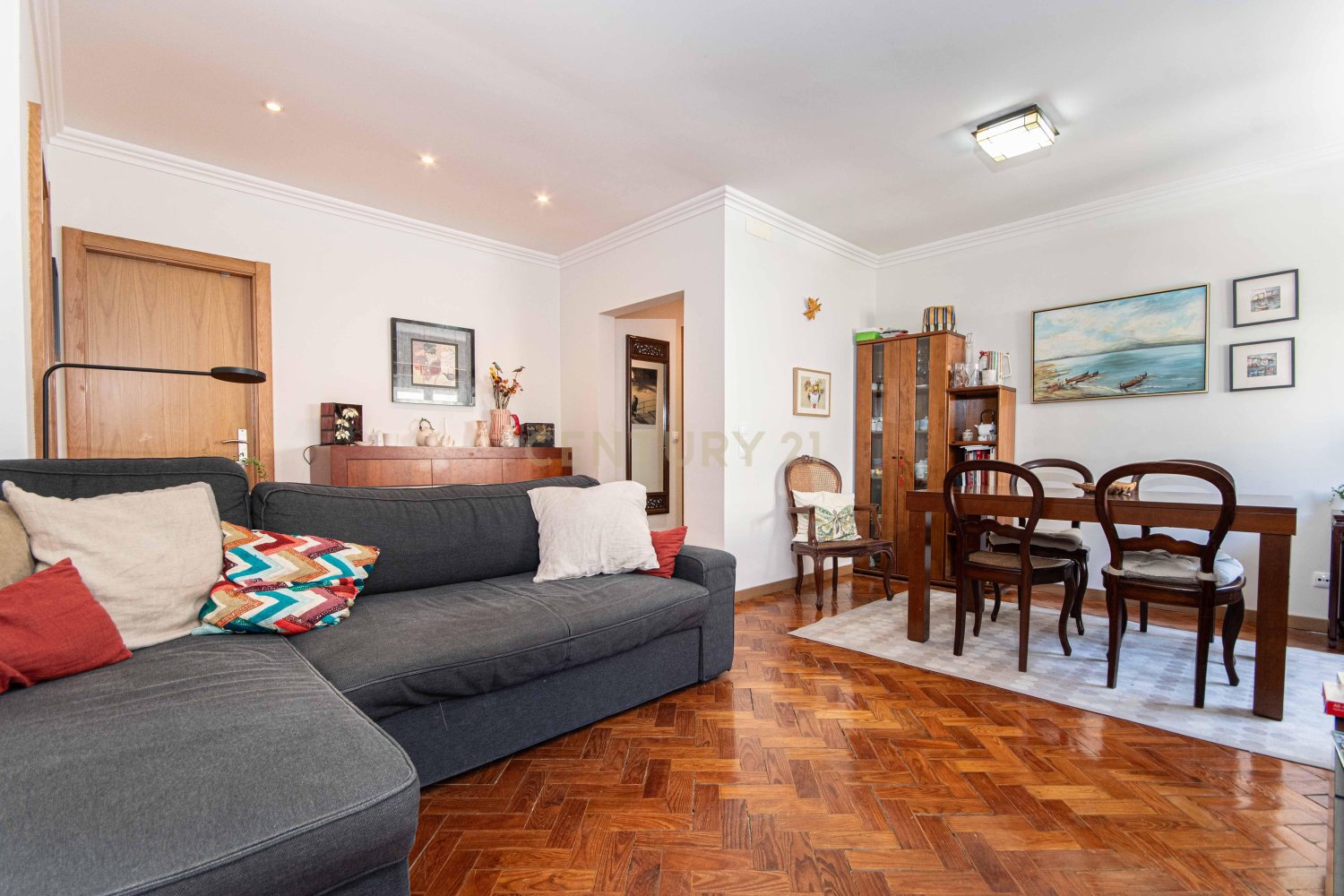 4 bedrooms Apartment in Lisbon, Portugal No. 290752