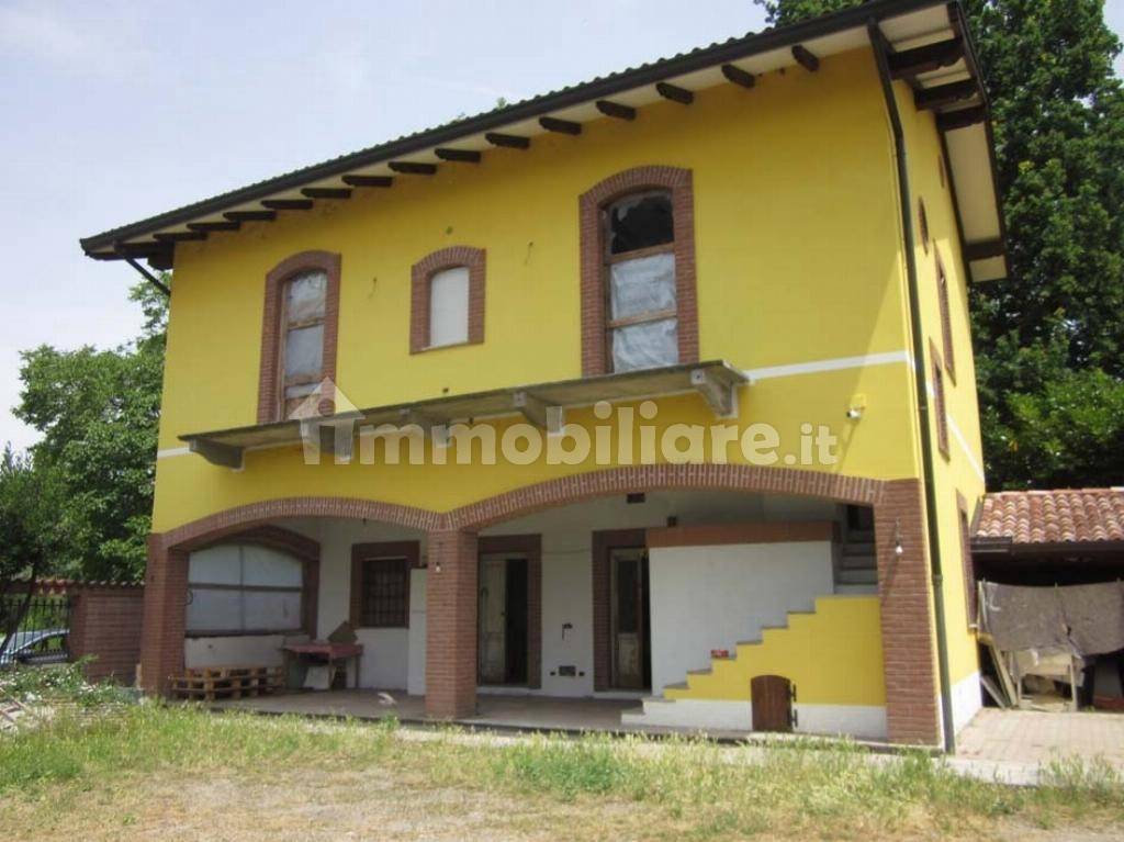 3 غرف نوم شقة في Robecco sul Naviglio, Italy رقم 276226