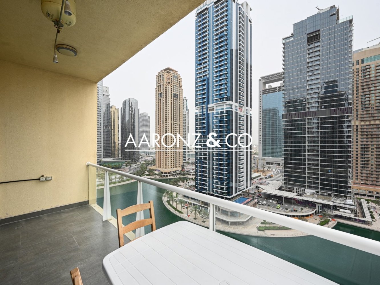 Квартира с 1 спальней в Джумейра Лейк Тауэрс, ОАЭ № 110275