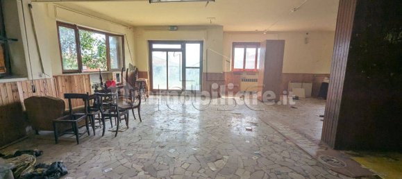6 Schlafzimmer Wohnung in Montone, Italy, Nr. 353624 7