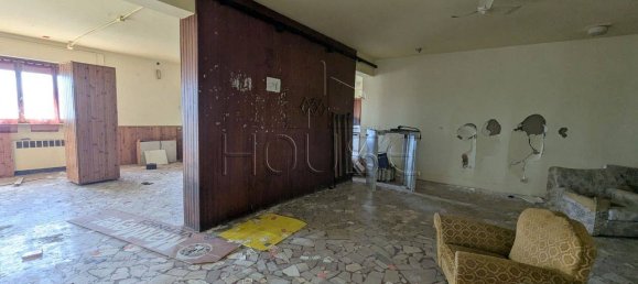 6 Schlafzimmer Wohnung in Montone, Italy, Nr. 353624 6