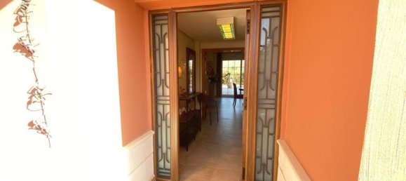 Вилла с 5 спальнями в Гольф-курорт, Испания № 3716 27