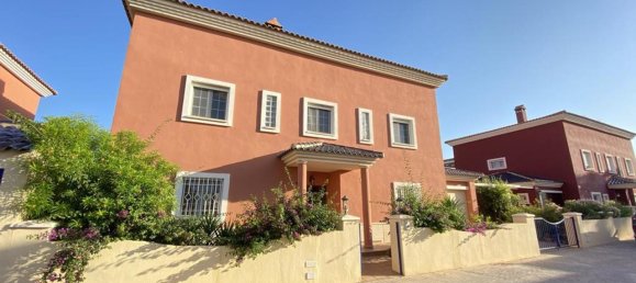 Вилла с 5 спальнями в Гольф-курорт, Испания № 3716 25