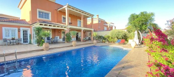 Вилла с 5 спальнями в Гольф-курорт, Испания № 3716 10