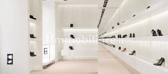 Lagerhaus in Lucca, Italy 1190m², Nr. 135111 13