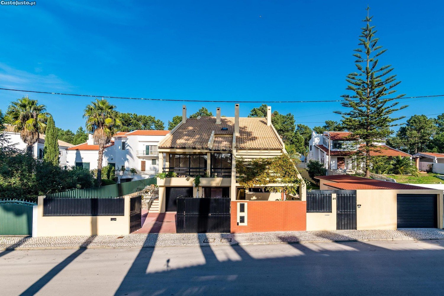 6 bedrooms House in Corroios, Portugal No. 198660