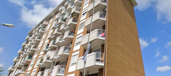 4 rooms Apartment in Novara, Italy No. 16066 3