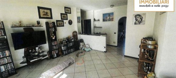 4 rooms Apartment in Novara, Italy No. 16066 10