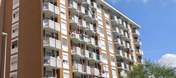 4 rooms Apartment in Novara, Italy No. 16066 4