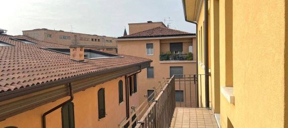 4 bedrooms Penthouse in Verona, Italy No. 73348 6