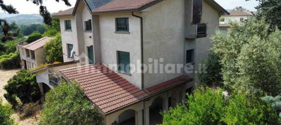 4 bedrooms Villa in Nocera Umbra, Italy No. 303230 2