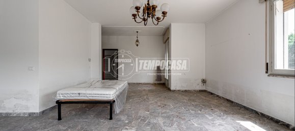 3 bedrooms Apartment in Faenza, Italy No. 365786 3
