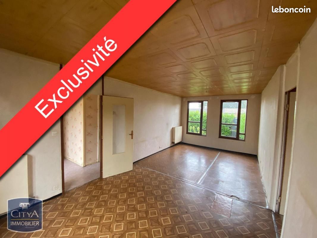 Casa de 3 dormitorios en Limoges, France No. 95664