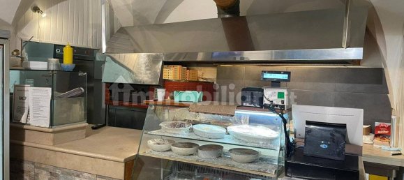 70m² Commercial property in Ceglie Messapica, Italy No. 70012 3