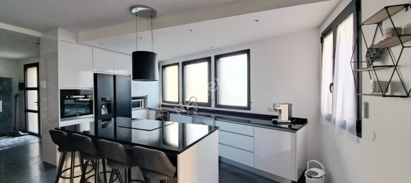 Дом с 3 спальнями в Люзарш, Франция № 176021 2