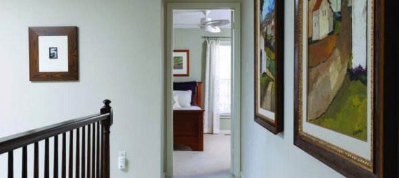 4 bedrooms House in Oakville, Canada No. 978 10