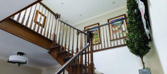 4 bedrooms House in Oakville, Canada No. 978 8