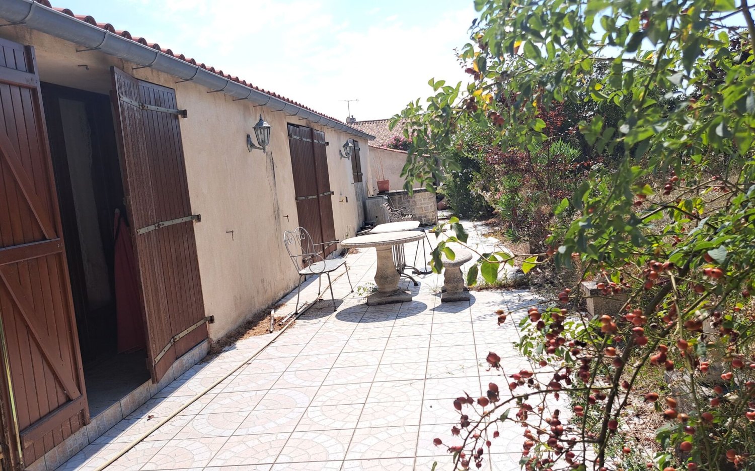 Дом с 6 комнатами в Приморская Шаранта, Франция № 338100