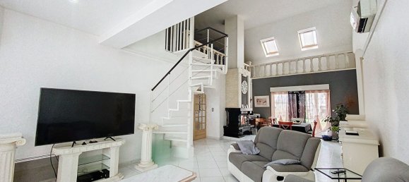 4 Schlafzimmer Haus in Checy, France, Nr. 72979 2