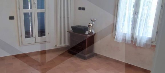 Imóvel comercial de 3 divisões em Fiorano Modenese, Italy N.º 28690 7