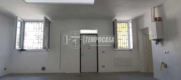 Apartamento T2 em Lodi, Italy N.º 379971 3