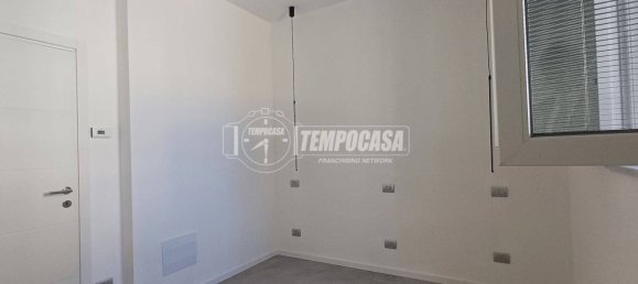 Apartamento T2 em Lodi, Italy N.º 379971 9