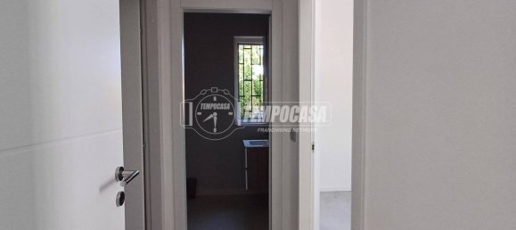 Apartamento T2 em Lodi, Italy N.º 379971 7