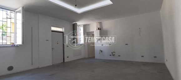 Apartamento T2 em Lodi, Italy N.º 379971 5