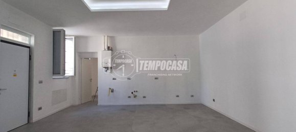 Apartamento T2 em Lodi, Italy N.º 379971 6