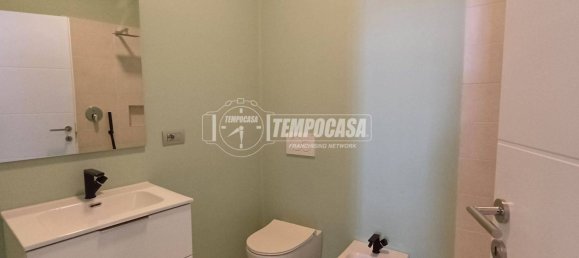 Apartamento T2 em Lodi, Italy N.º 379971 15