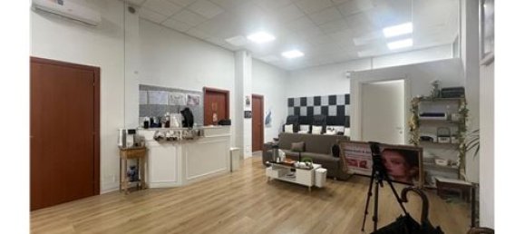 Propiedad comercial de 1 habitación en Seregno, Italy No. 308526 6