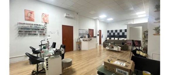 Propiedad comercial de 1 habitación en Seregno, Italy No. 308526 7