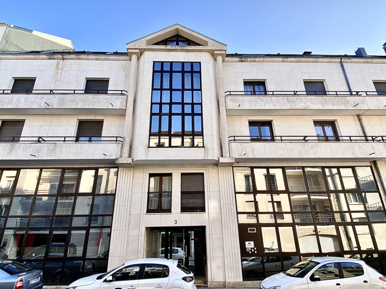 Studio in Dijon, France No. 195390